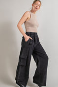 Load image into Gallery viewer, DS-Riley Mineral Washed Cargo Pants
