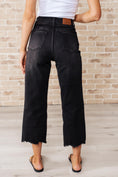 Load image into Gallery viewer, DS-Ryan Judy Blue Wide Leg Crop Jeans
